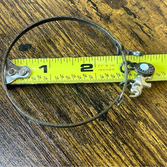 Vintage Good luck Charm hammered metal bracelet jewelry horseshoe,elephant,stone - Picture 8 of 15